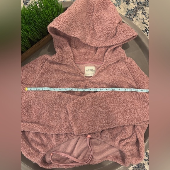 Urban Outfitters Cropped Sherpa Fleece V-Neck Hoodie Pullover- Lilac- Large - Picture 11 of 12